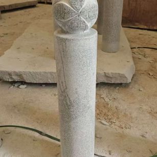 淮北 芝麻白花岗岩石材挡车石柱、停车柱、圆柱挡车柱、方柱挡车柱等