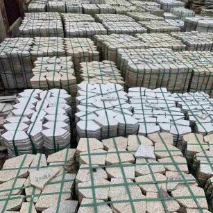 淮北 黄金麻白麻花岗岩荔枝面地铺石(冰裂纹)