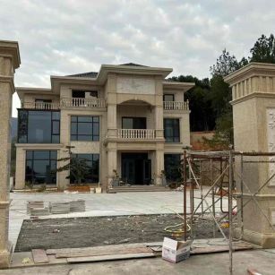 淮北 黄金麻花岗岩别墅雕花外墙干挂配上门口雕花罗马柱