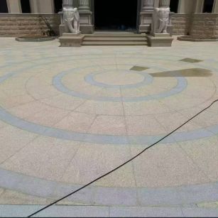 淮北 黄金麻芝麻灰花岗岩石材地铺拼接效果