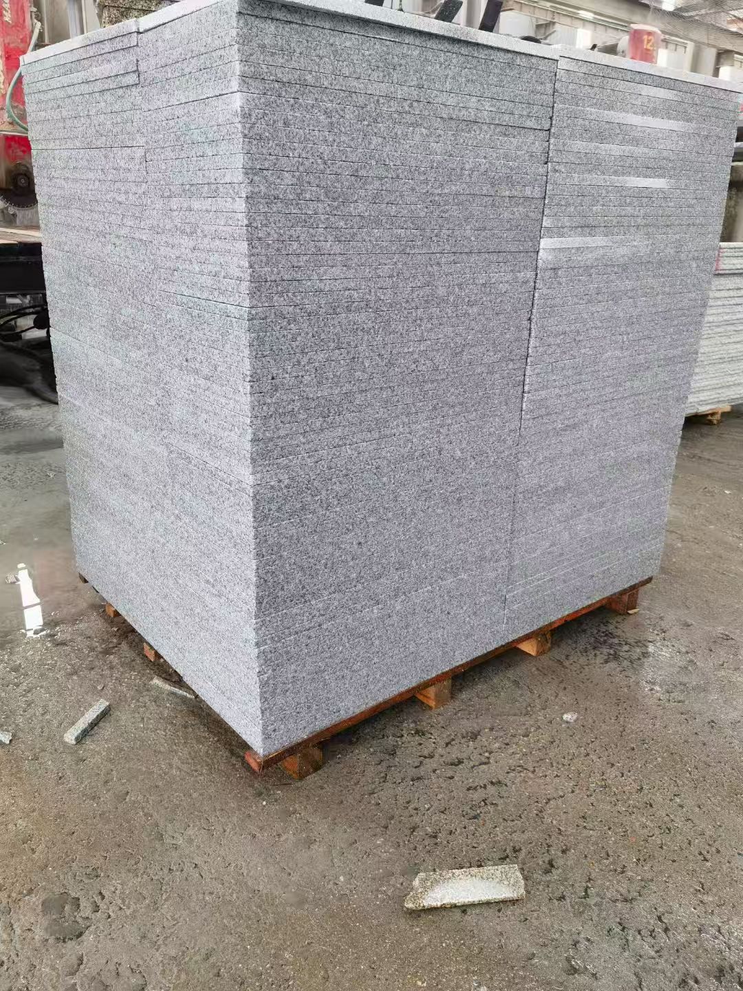 淮北 芝麻白火烧面1.8厚300*600地铺石，尺寸标准，厚薄均匀