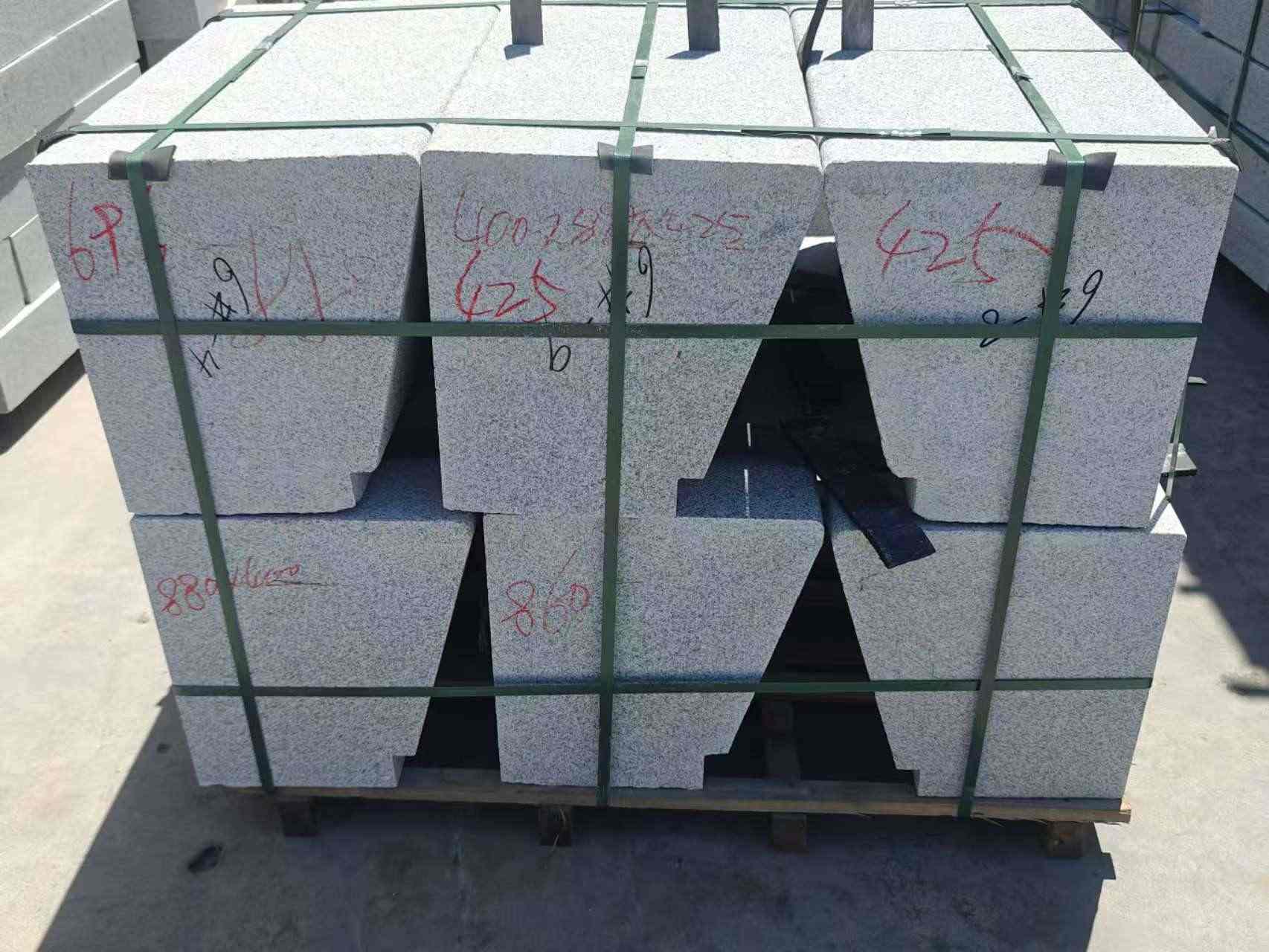 淮北 芝麻白异形坐凳，石凳