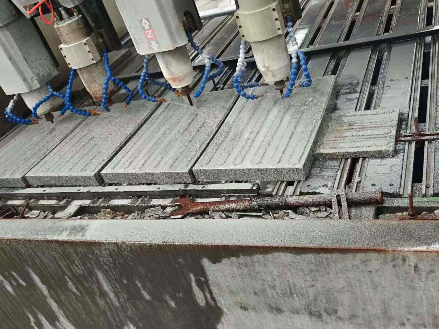 淮北 芝麻白花岗岩荔枝面盲道雕刻