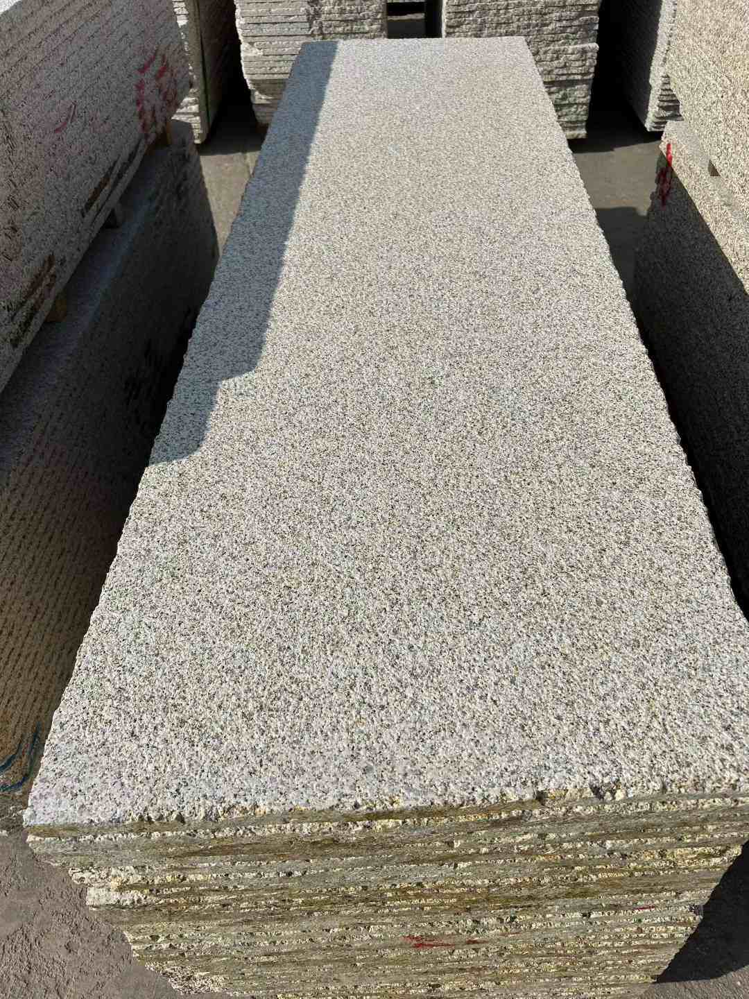 淮北 黄金麻花岗岩荔枝面毛板，半成品