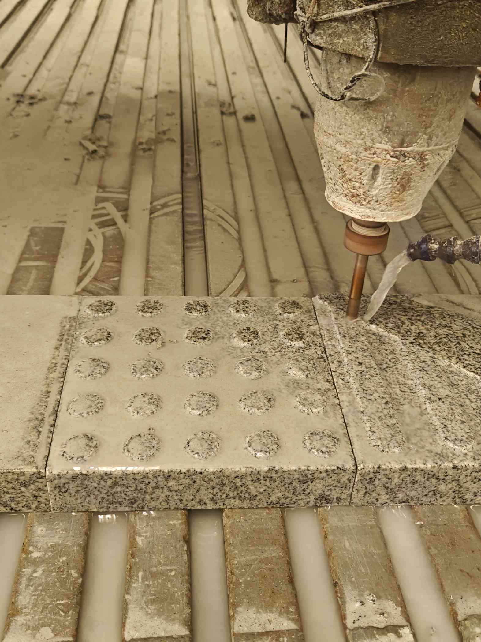 淮北 芝麻白花岗岩石材盲人石、盲道石、盲点石