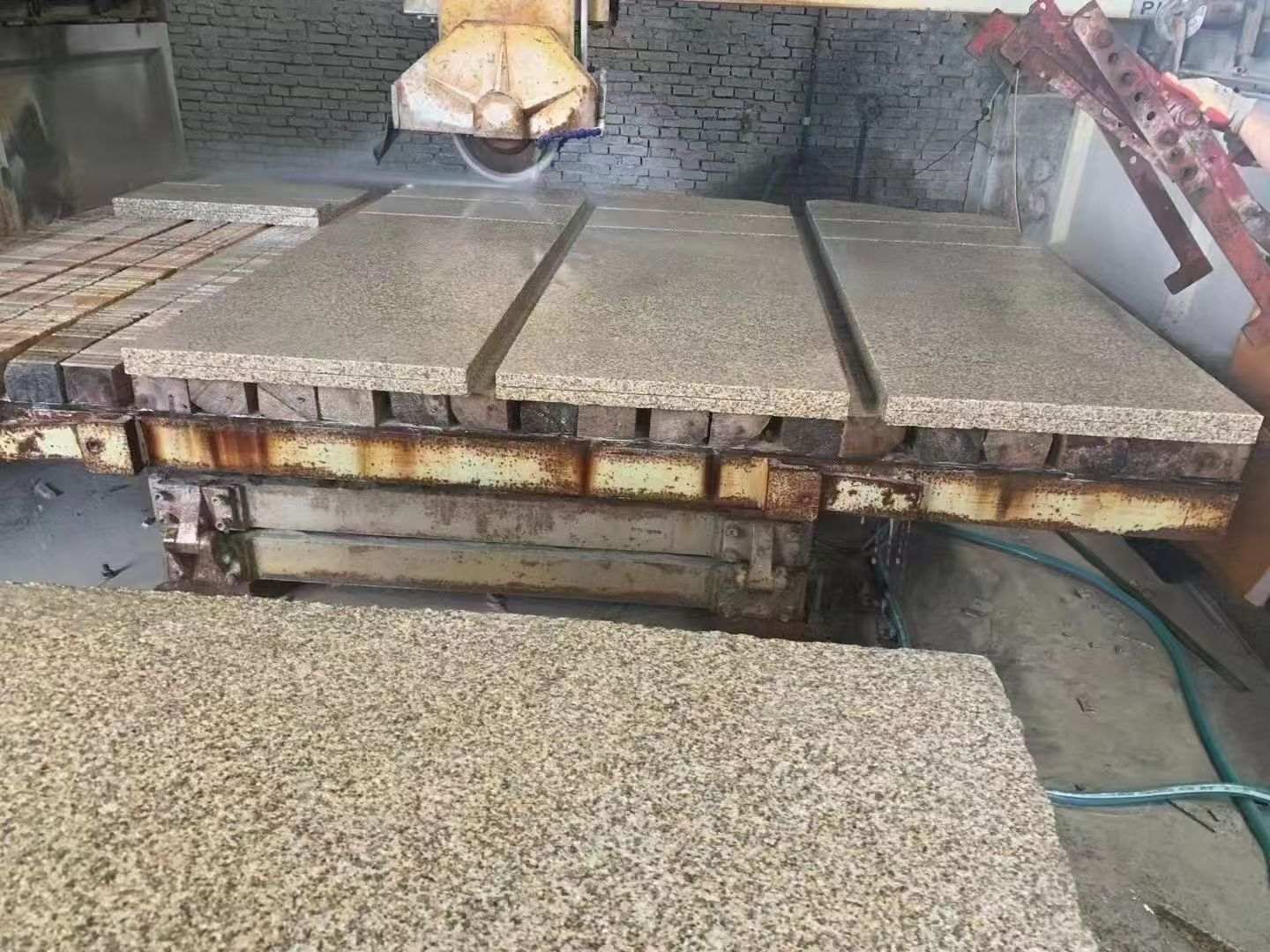 淮北 黄金麻荔枝面成品板加工