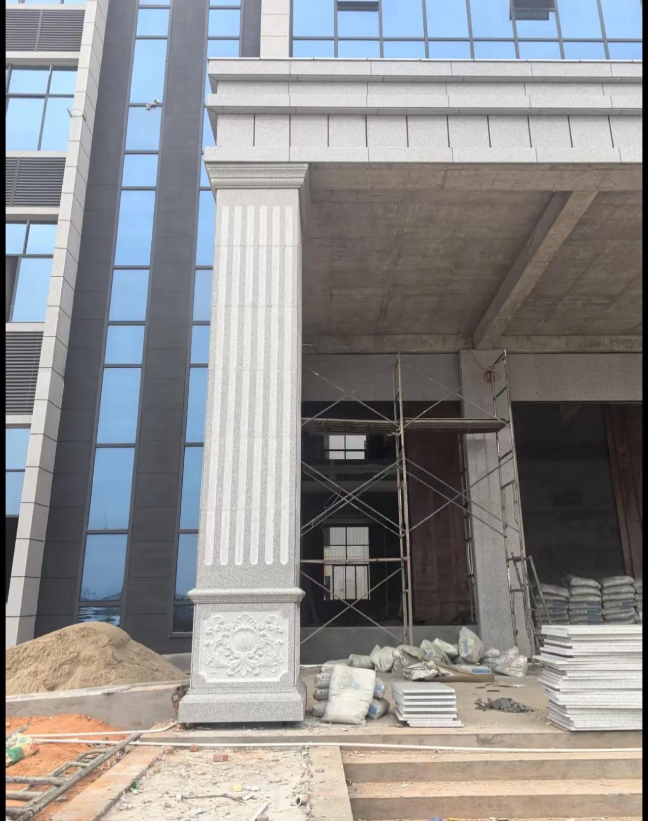 淮北 芝麻白光面花岗岩门楼大柱（罗马柱）配雕花底座