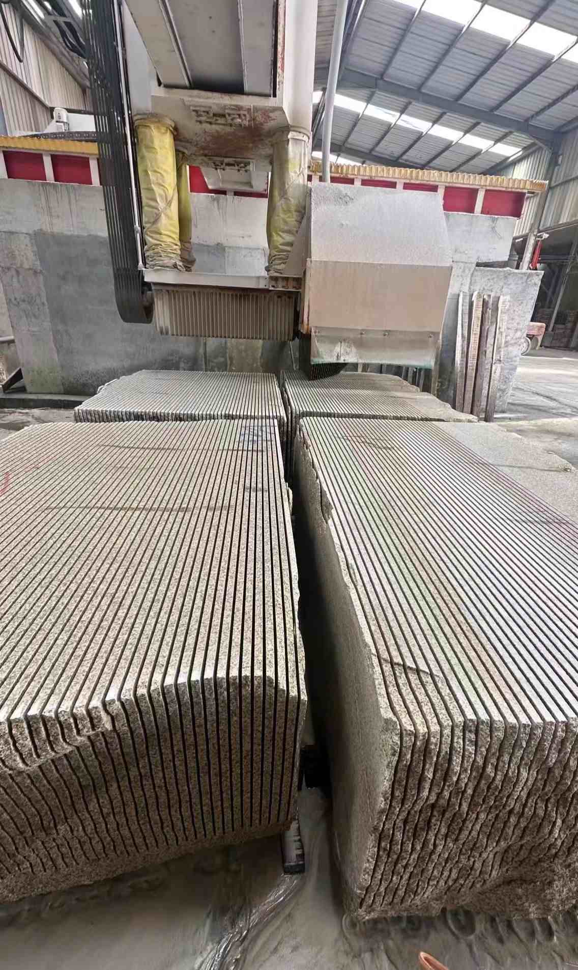 淮北 车间生产日常，黄金麻白麻花岗岩