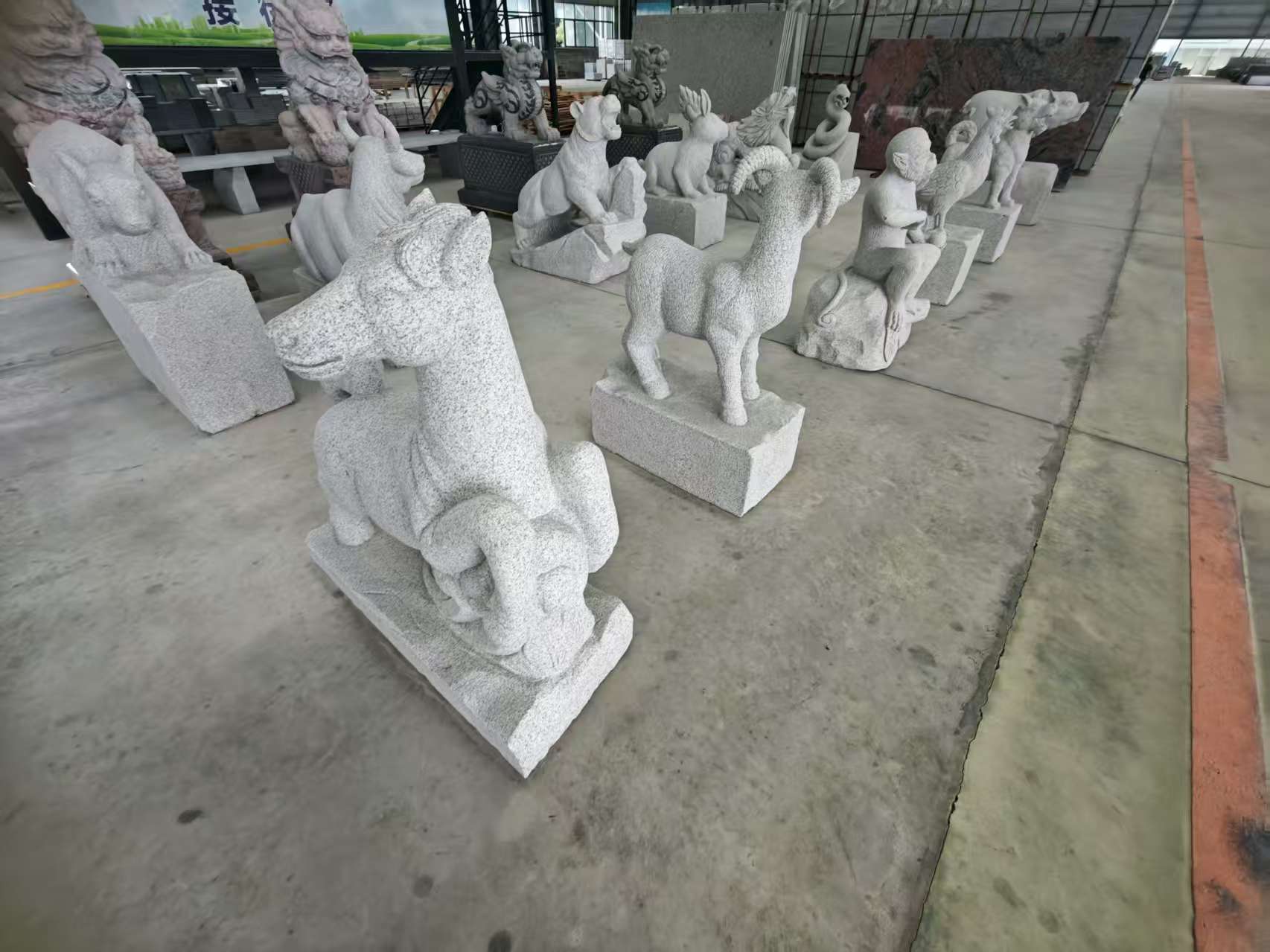 淮北 芝麻白花岗岩造型立体雕刻——十二生肖