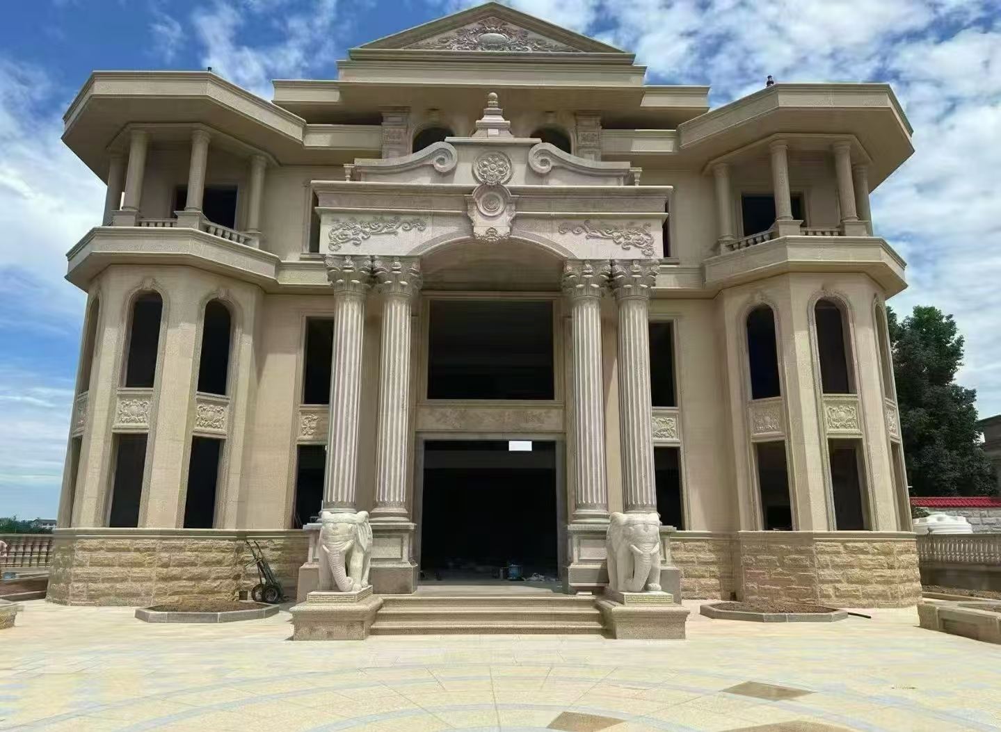 淮北 黄金麻别墅外墙干挂，大柱，大象，蘑菇石，雕花板