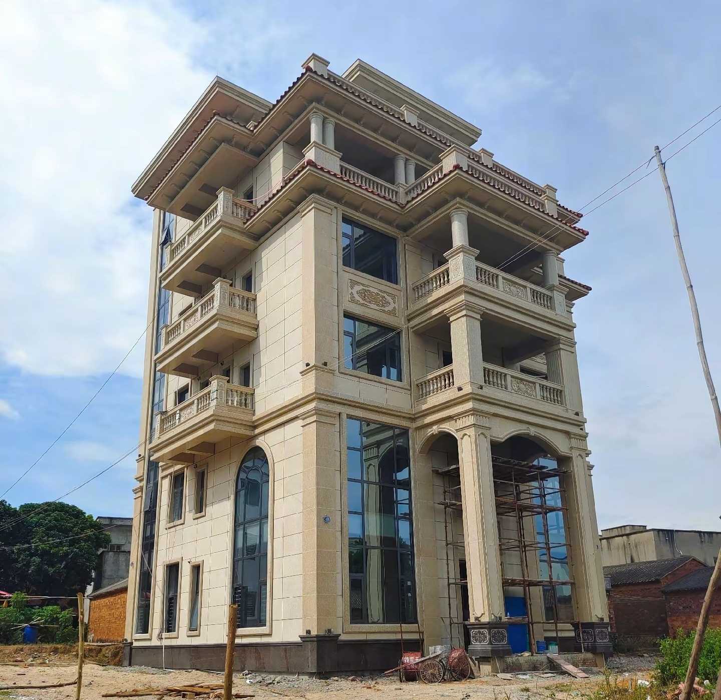 淮北 黄金麻花岗岩石材别墅外墙干挂搭配（雕花栏杆花瓶柱门楼罗马柱）